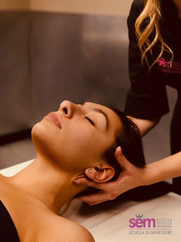 SEM scuola estetica moderna massaggio schiena cervicale metodo SEM